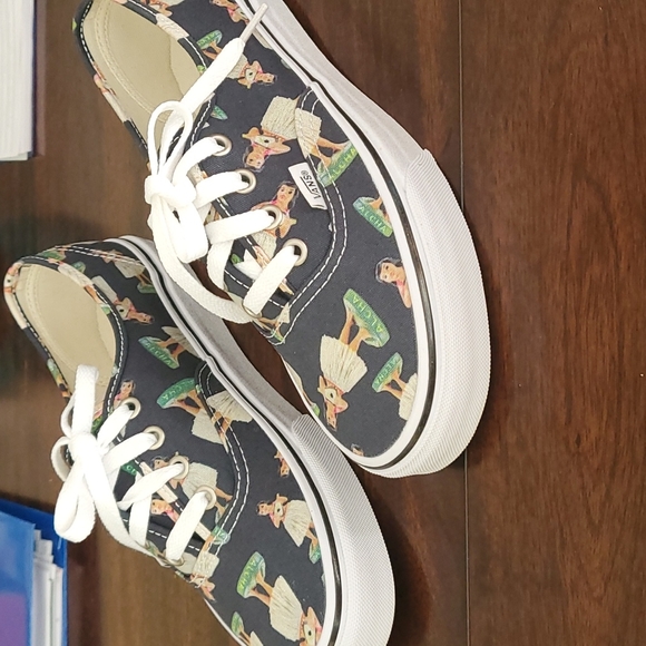 Vans - Picture 1 of 4